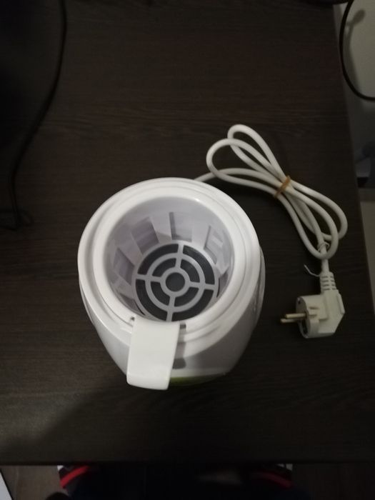 Vând încălzitor biberoane Laica