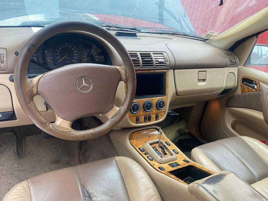 Dezmembrez Mercedes-Benz ML500 W163 5,0 Benzina