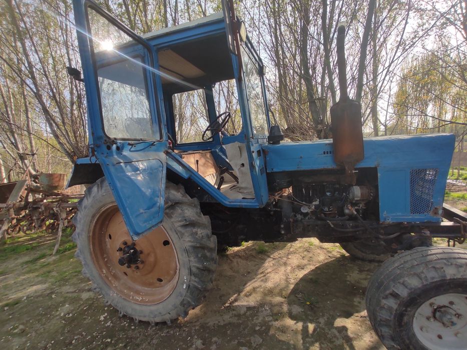 MTZ 80 traktor sotiladi