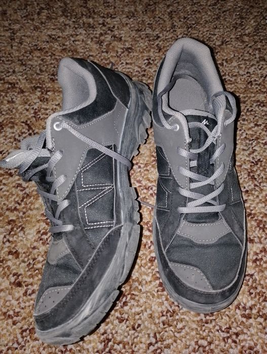 Продавам маратонки QUECHUA