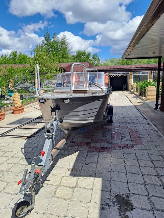 Лодка алюминиевая с мотором