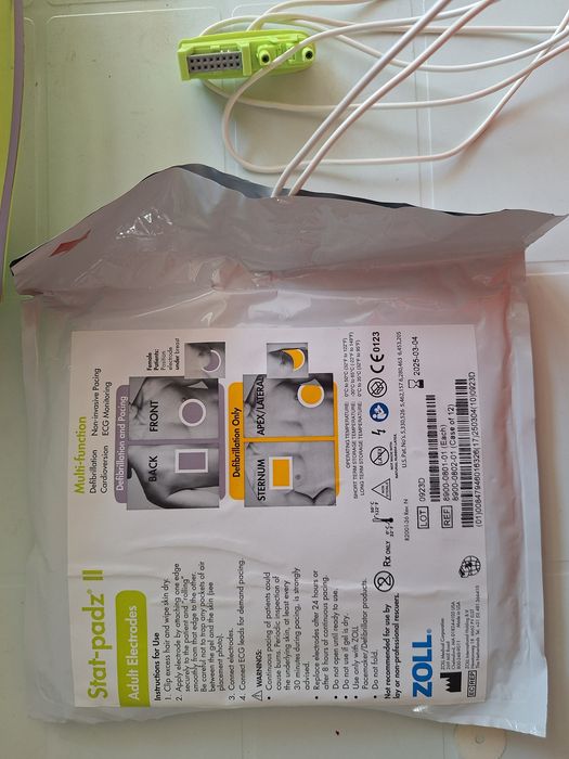 Zoll AED Plus defibrilator