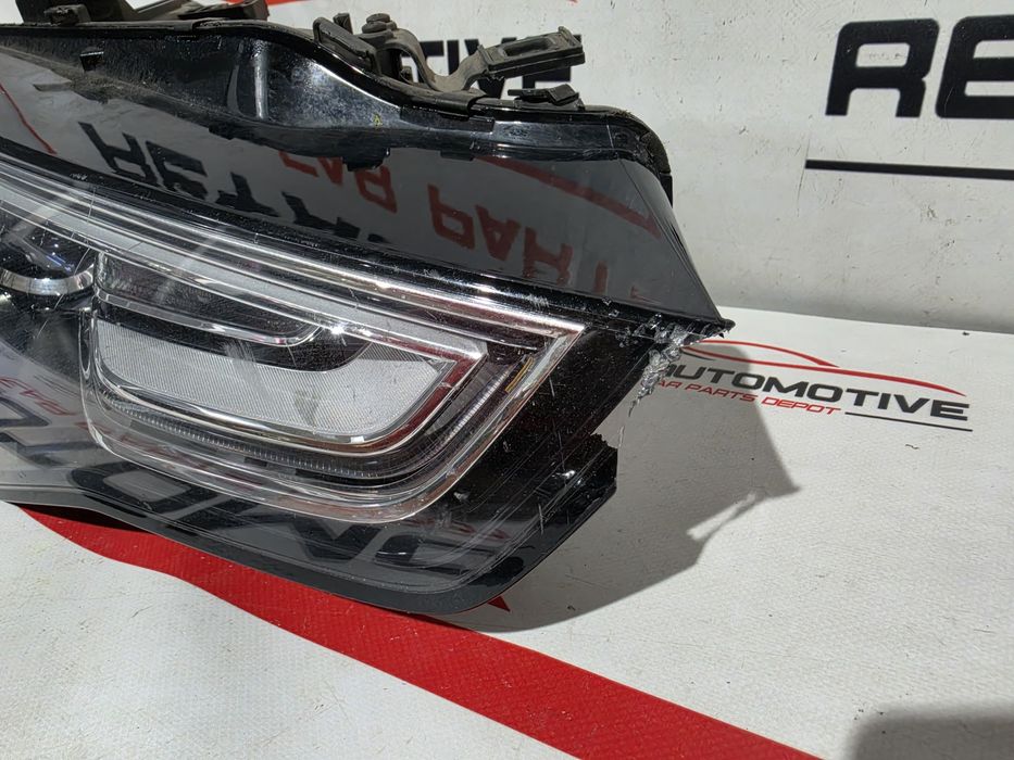 Far dreapta bixenon led Audi A5 Facelift dupa 2012 cod 8T0941044C