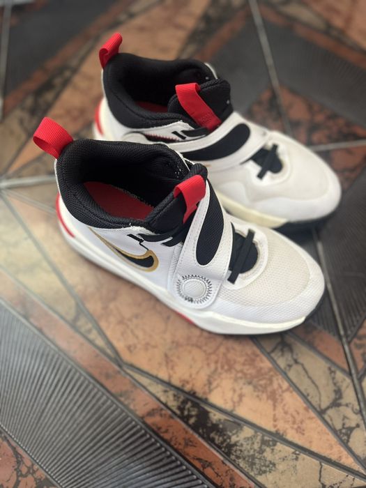 Детски сандали, маратонки и боти.