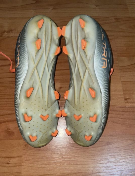 Ghete de fotbal puma