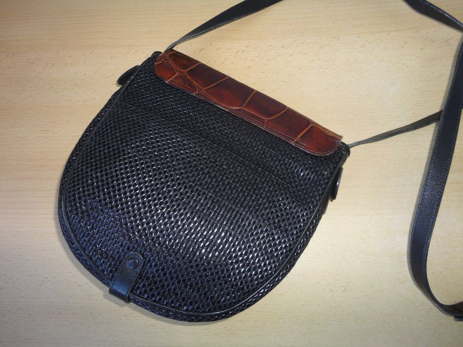 Guess/оригинална малка чантичка