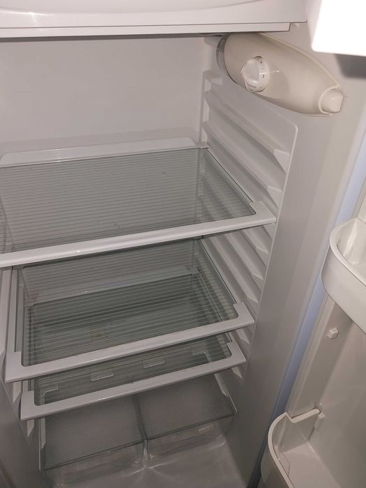 Продавам хладилник