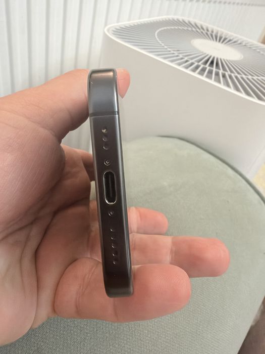 Iphone 15 pro pentru piese deblocat