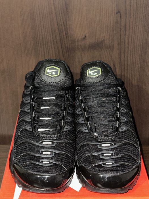 Nike Air Max Plus Black Grey Bolt - 40,41,42,43,44,45,46