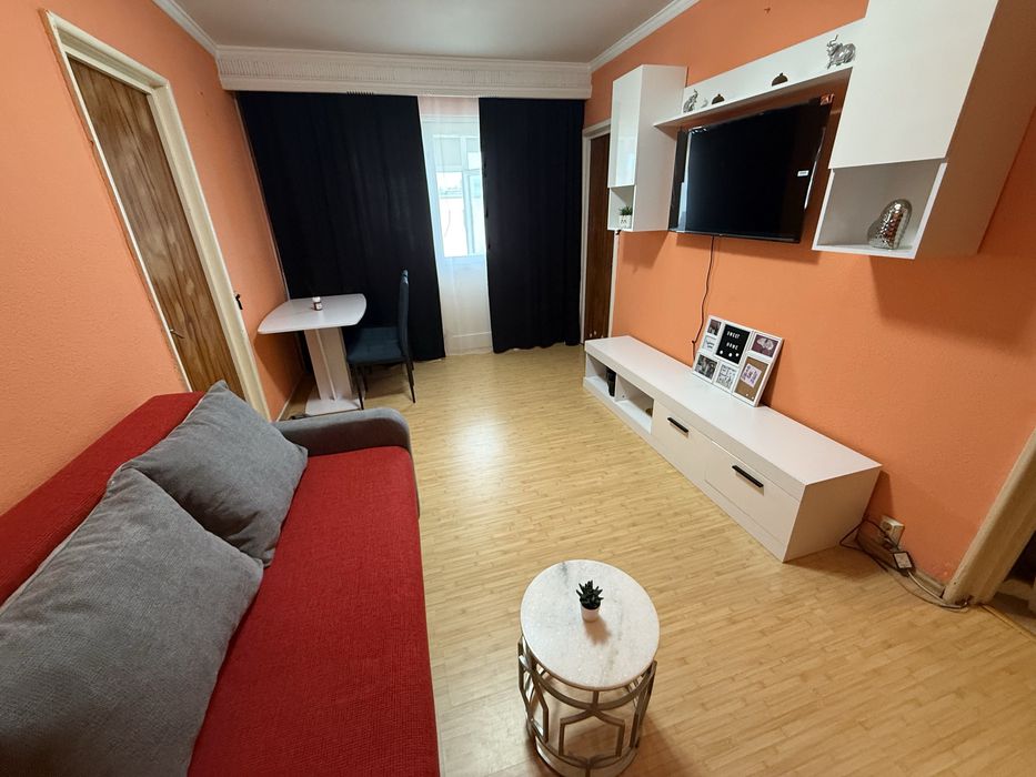 Vând apartament mobilat și utilat în suprafață de 38 MP   Etaj 4/4.