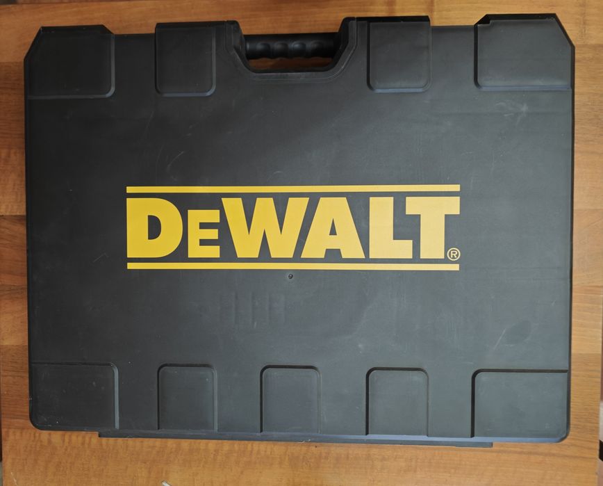 Ciocan Rotopercutor - Demolator DeWalt DCH733