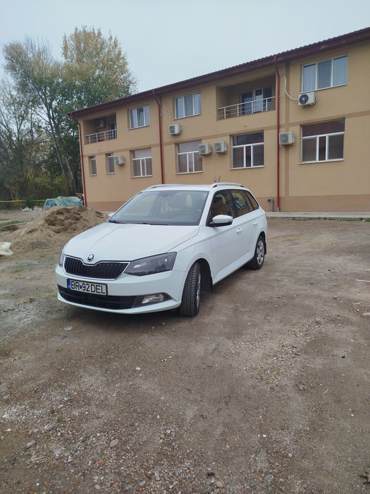 Vând Skoda Fabia
