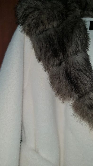 Продаю женскую шубу