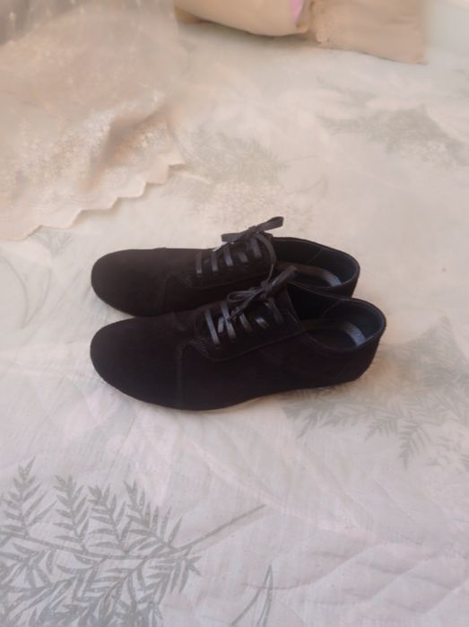 Продам замшевые макасины