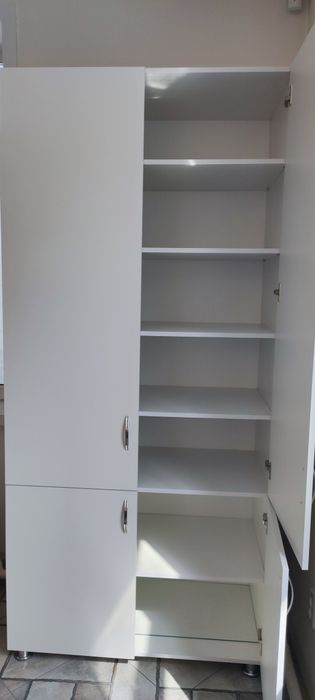 Витрины, шкафы, торговое обор-ие