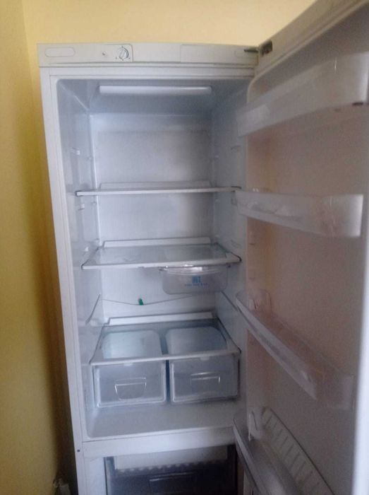 Combina frigorifica Indesit