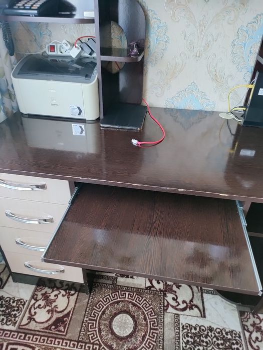 Компьютерный стол