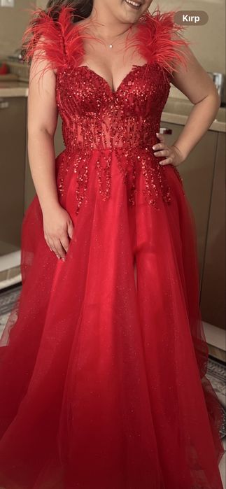 Официална рокля с цепка