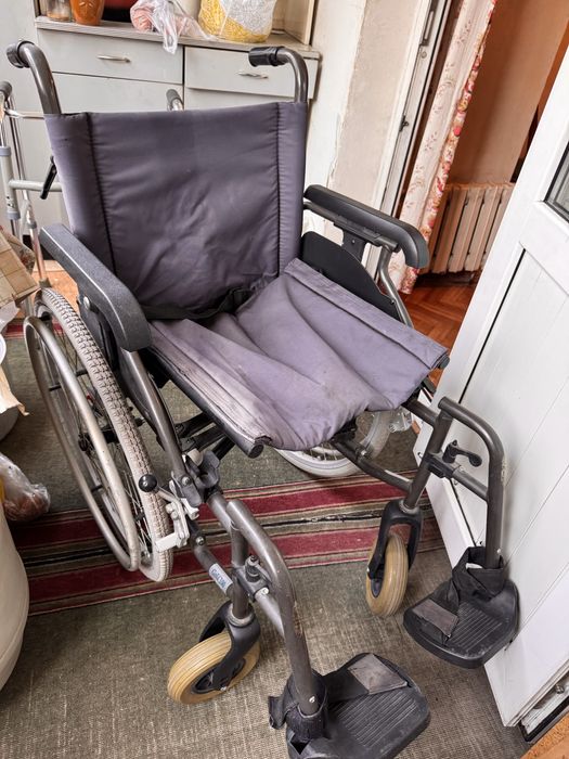Продам инвалидную коляску