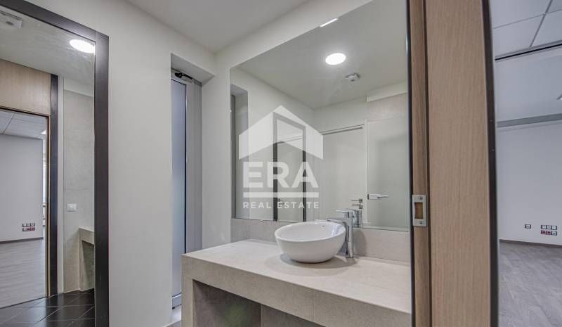 Дава се под наем Офис в София, Лозенец - 112 кв.м за 1122 € - Снимка #5