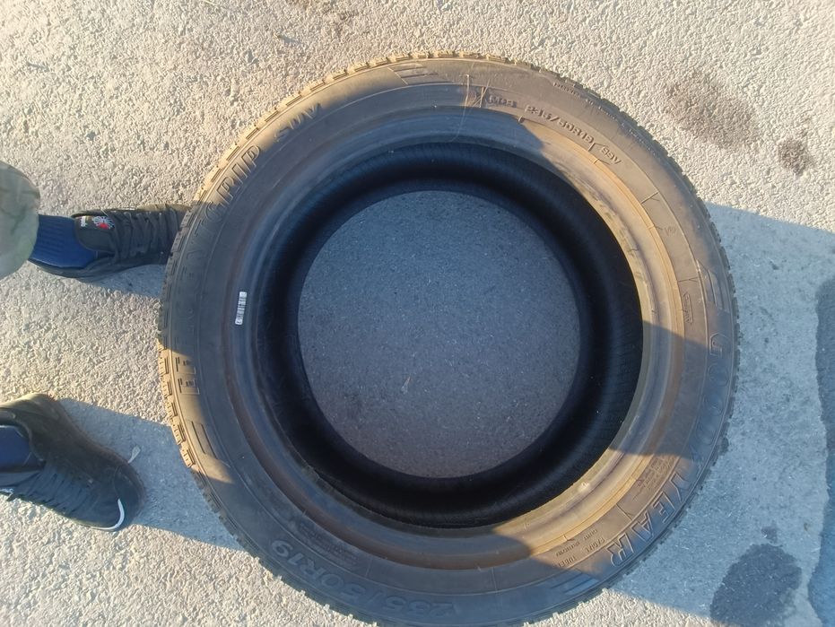 Продам шину гудеер