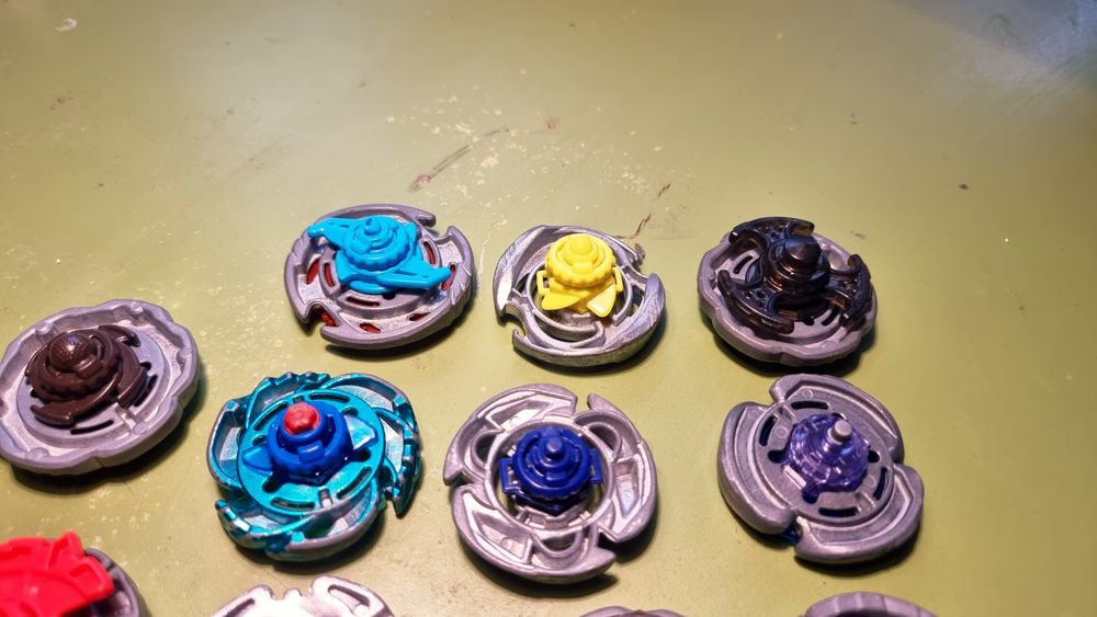Lot beyblade Takara Tomy