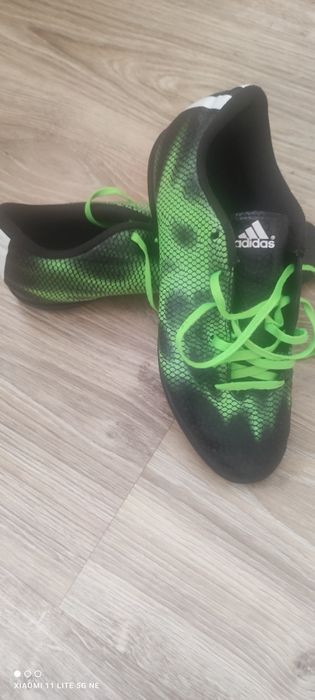 Adidas футболни обувки 40 номер