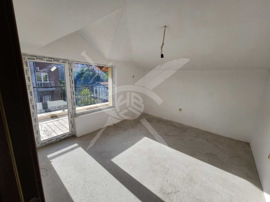 Продава се Тристаен апартамент в Царево - 90 кв.м за 555 €/кв.м - Снимка #2