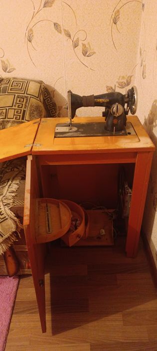 Швейная машинка советская