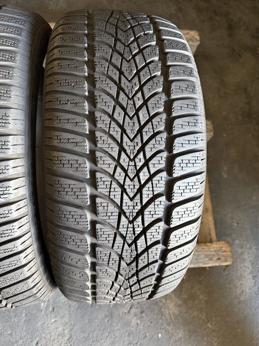 2 anvelope iarna 225/45/17 Dunlop 7.7 mm!