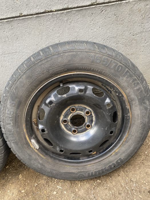 Se vand 4 jante tabla pentru volkswagen polo 5x100 R14.Pret fix
