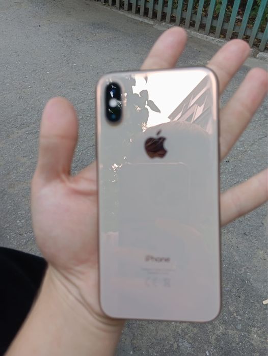 Продам айфон xs на 64гб