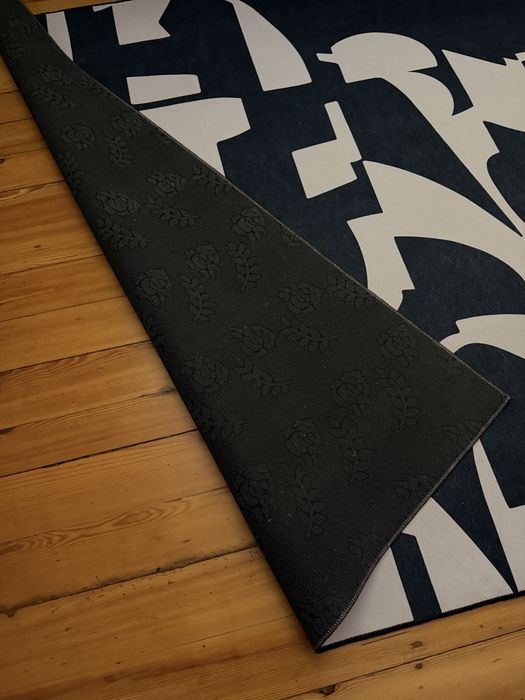 Продам ковер в гостиную 2х3 метра