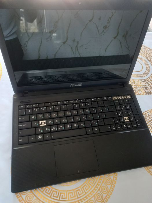 Asus noutbuk sotiladi