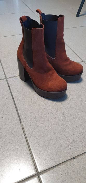 Боти, натурална кожа.
