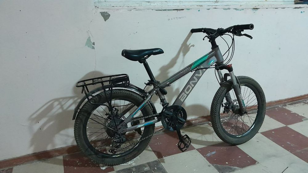 Velosiped BONVI.
