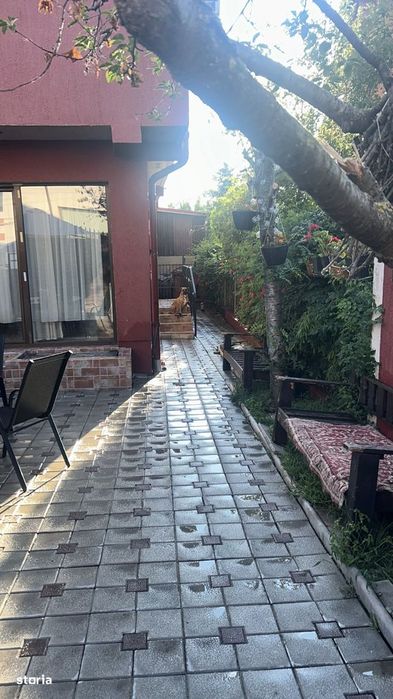 Locuință elegantă cu curte amenajată –  în spatele Pieței Delfinul
