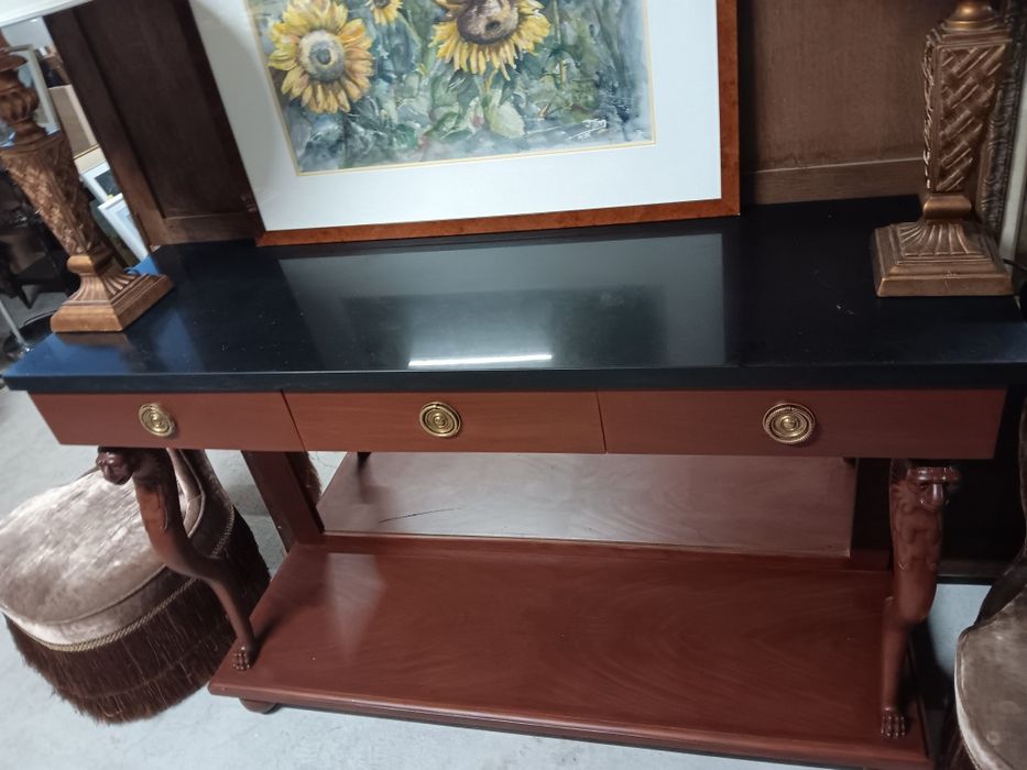 Конзолна маса - махагон и плот гранит