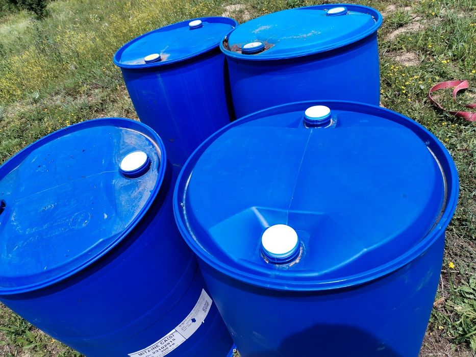 Vând butoaie de plastic