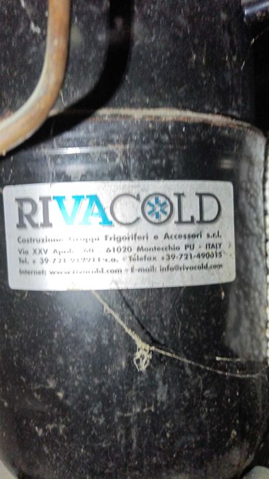 KIT utilaj produs Inghetata pe băț kit complet NOU Utilaj frigorific, bazine 1 degivrare si 1 glazurare, 2 faguri x 35 alveole, 4 suporti betisoare