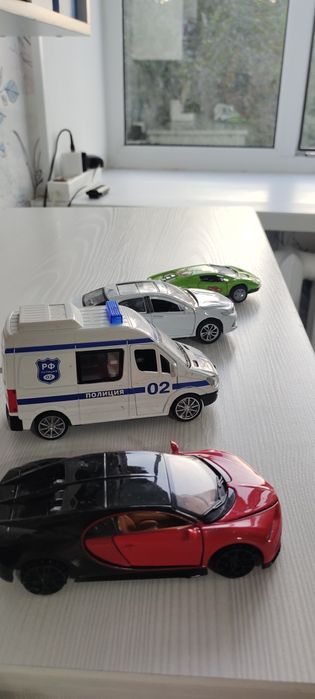Продам машинки металлические