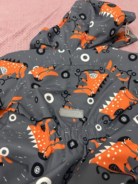 Продам комбинезон весенний lassye