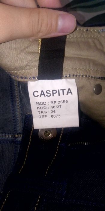 Продам женские джинсы