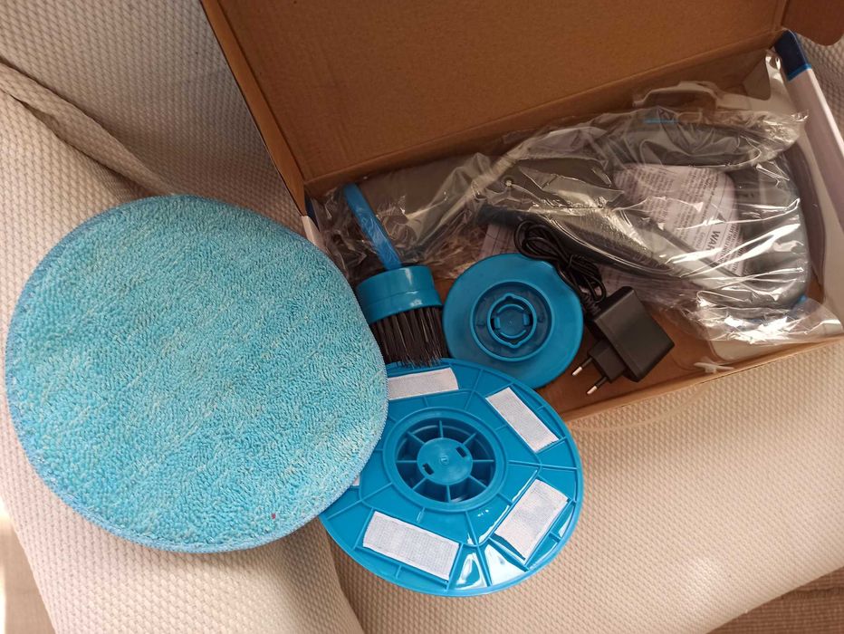 Почистваща и полираща четка с три приставки