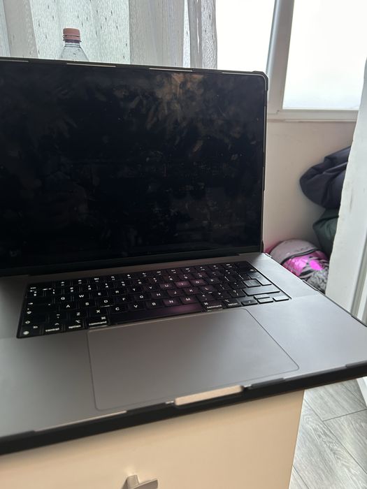 MacBook Pro M1 Pro 16" - 32Gb RAM 512Gb - display spart