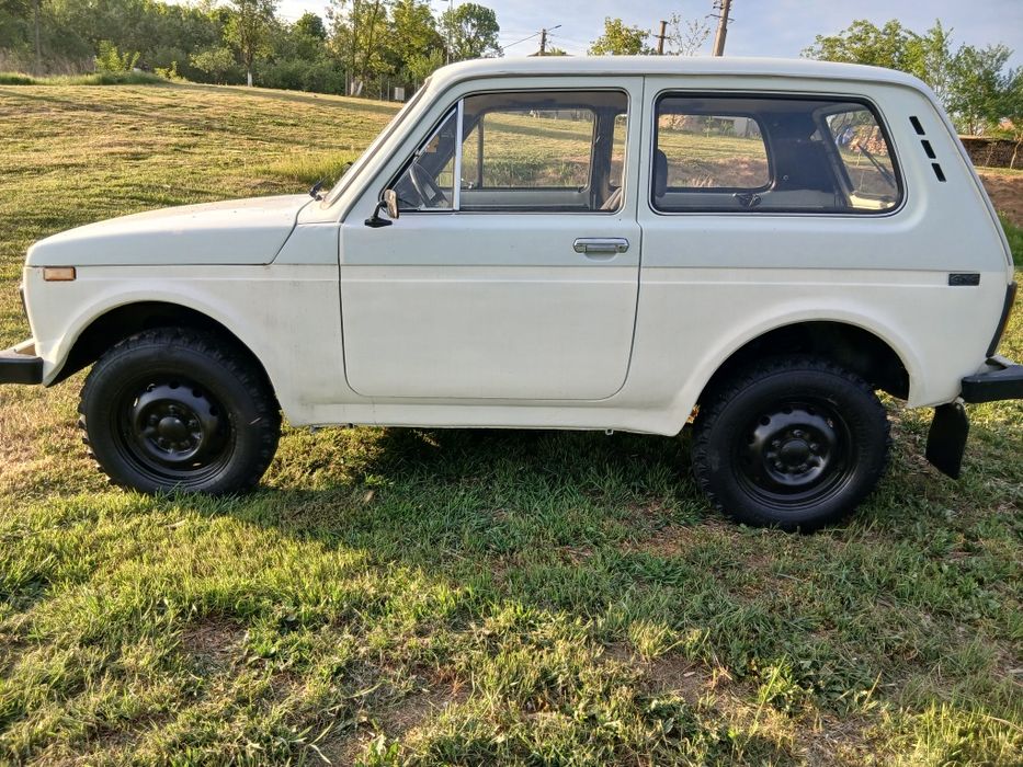 Vînd lada niva 4×4 vehicul istoric