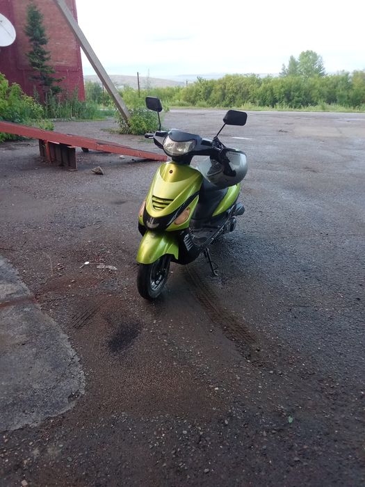 Продам скутер 2012 год