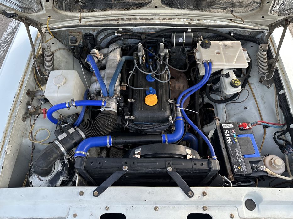 Волга ГАЗ 3102  (Плитка) б/н