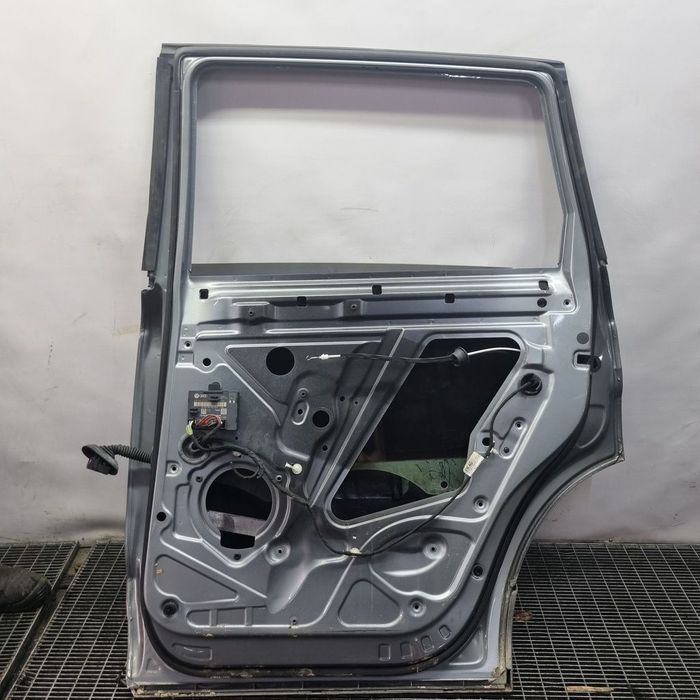 Usa Dreapta Spate AUDI Q7 2005 - 2009 SUV 4 Usi Silver (1370) S Line Fără boxa