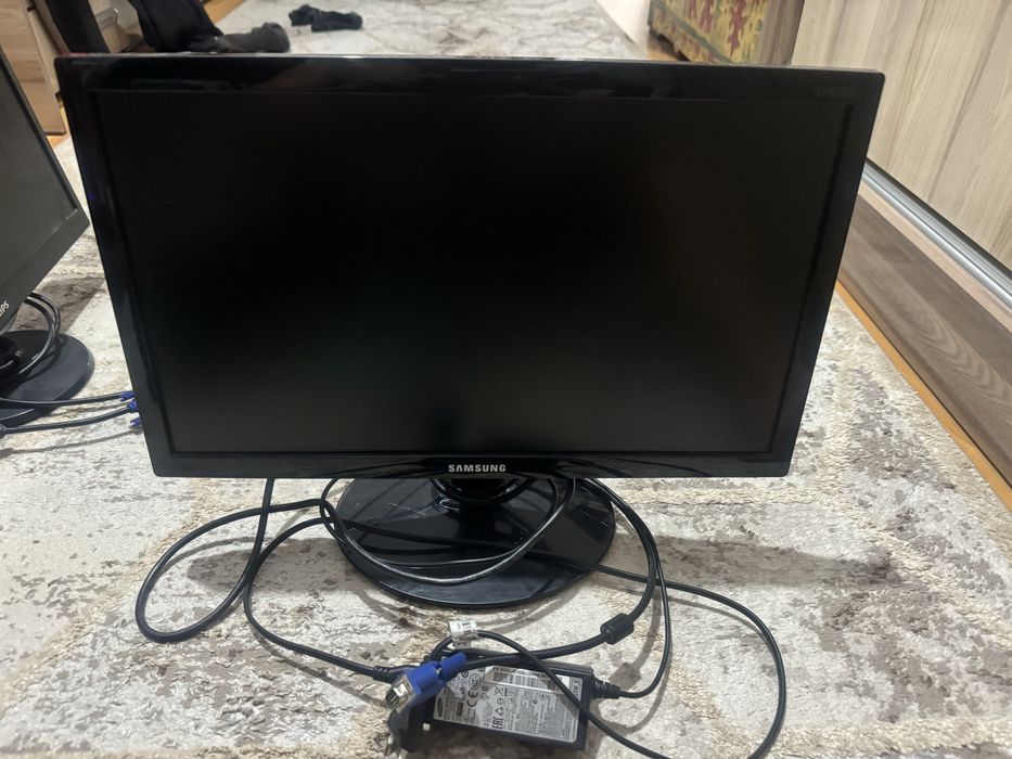 Монитор продам 17.19.20